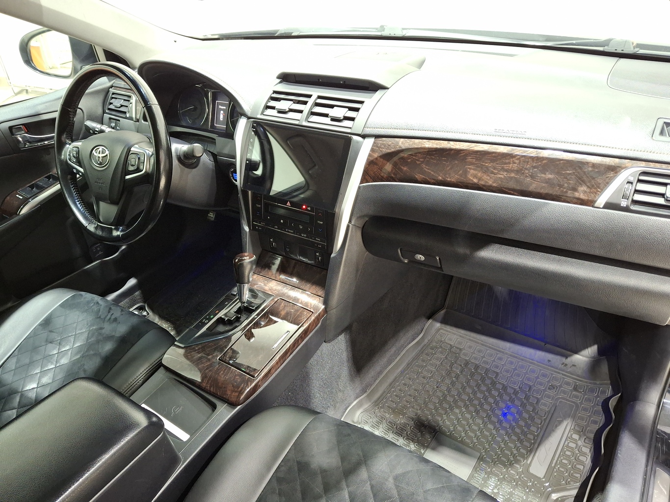 TOYOTA CAMRY