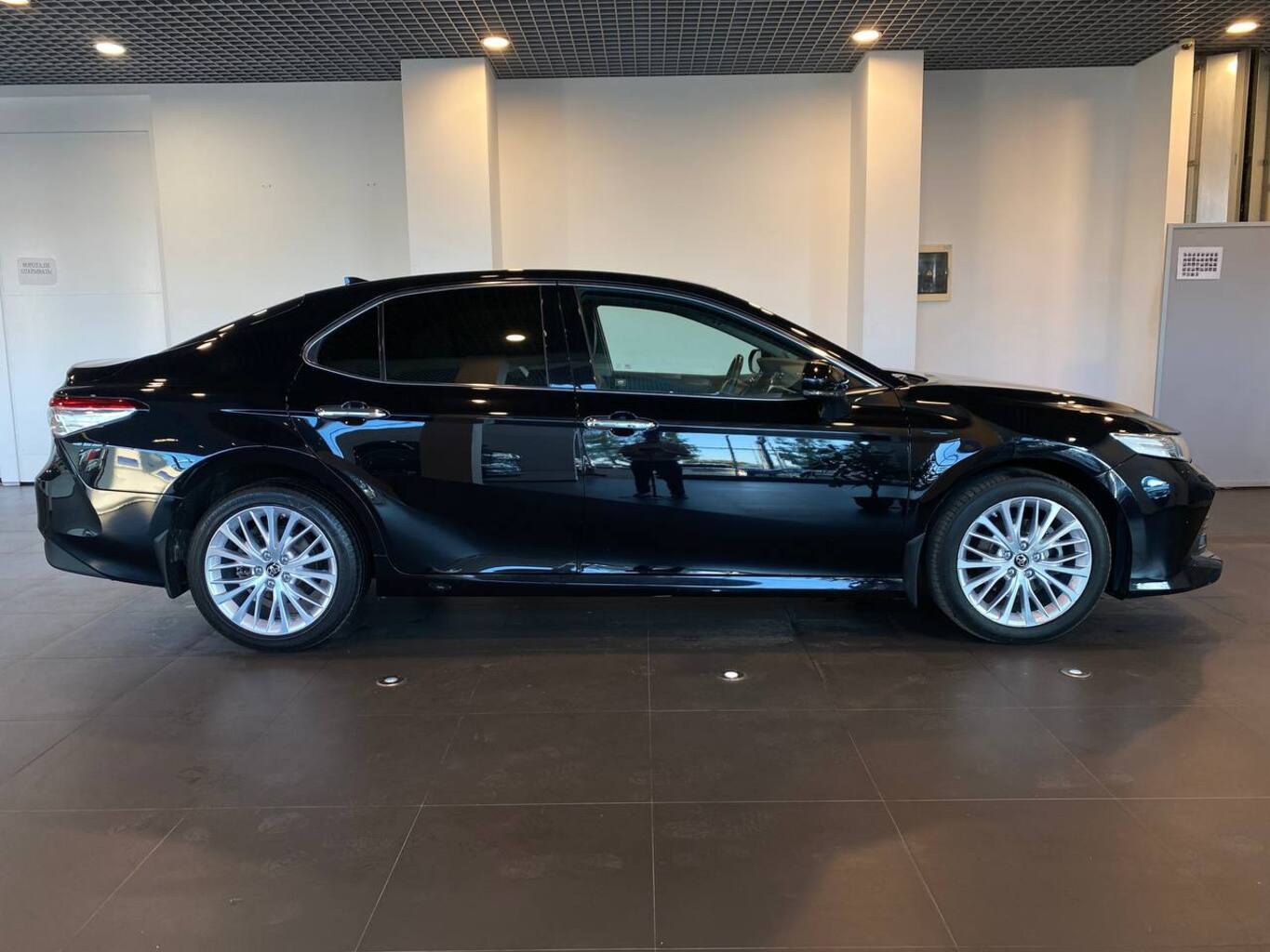 TOYOTA CAMRY