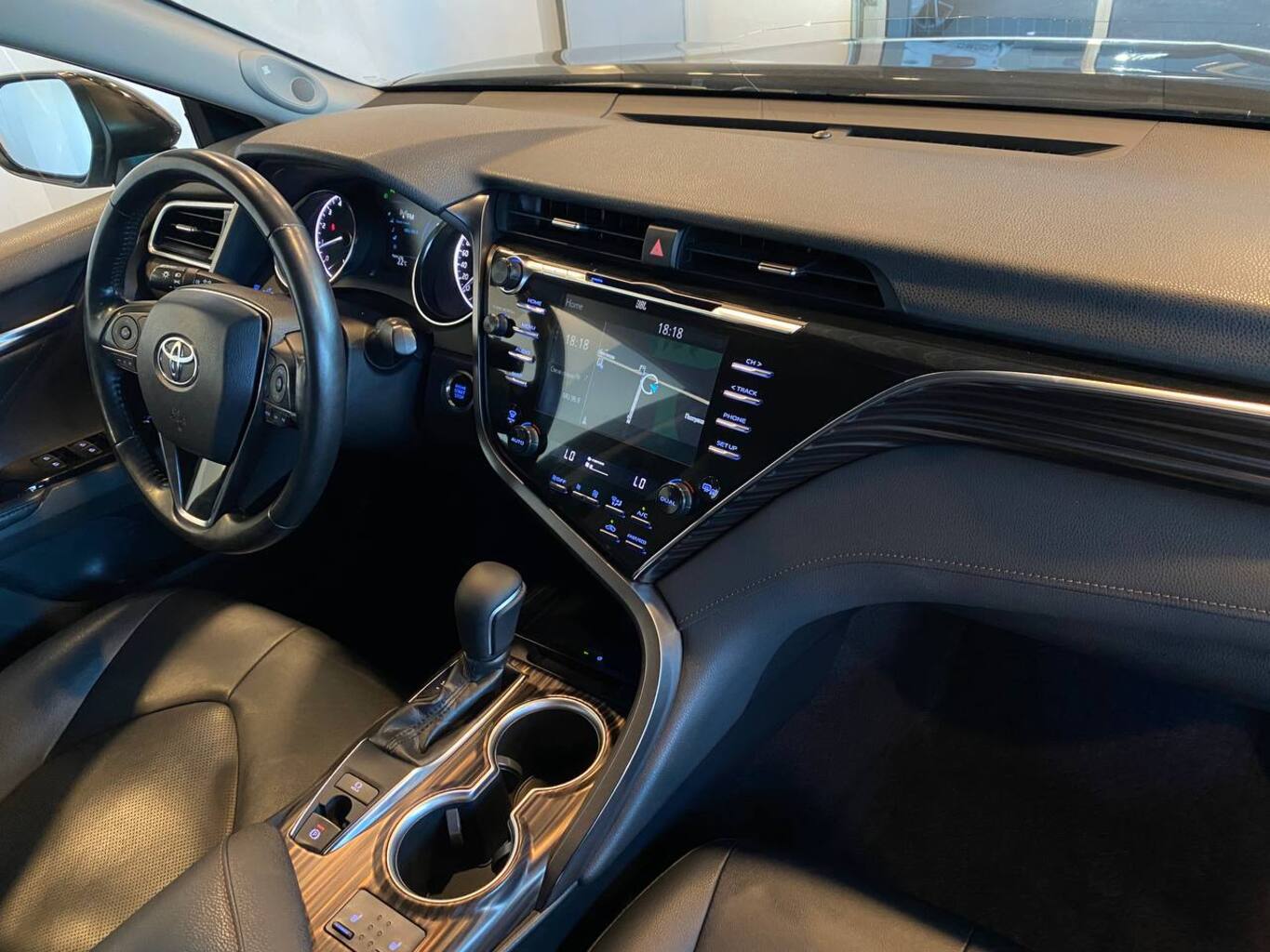 TOYOTA CAMRY