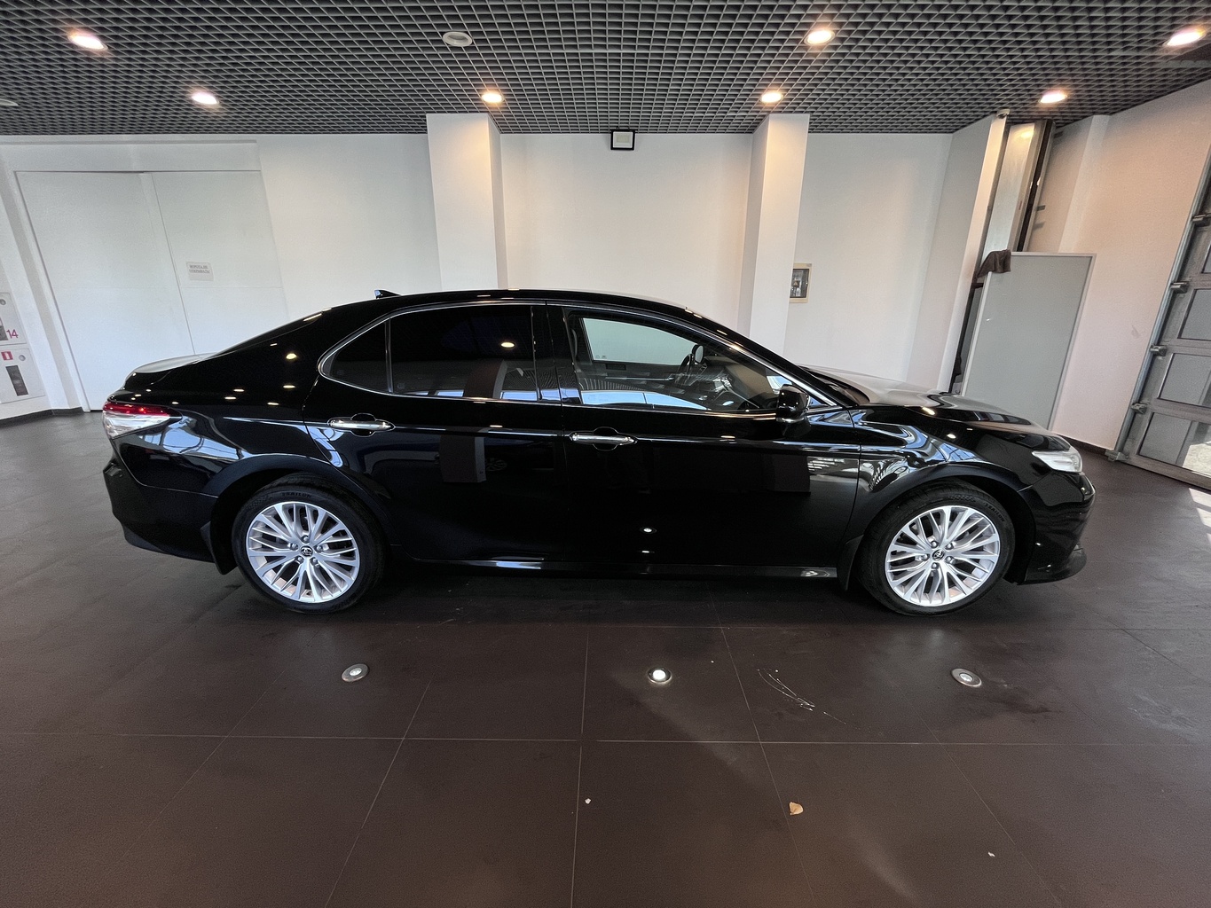 TOYOTA CAMRY