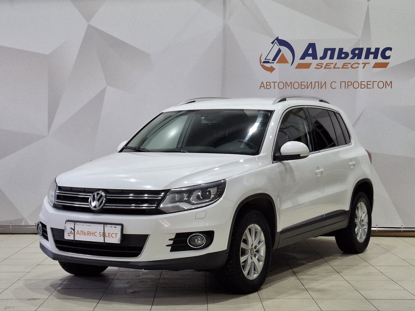 VOLKSWAGEN TIGUAN