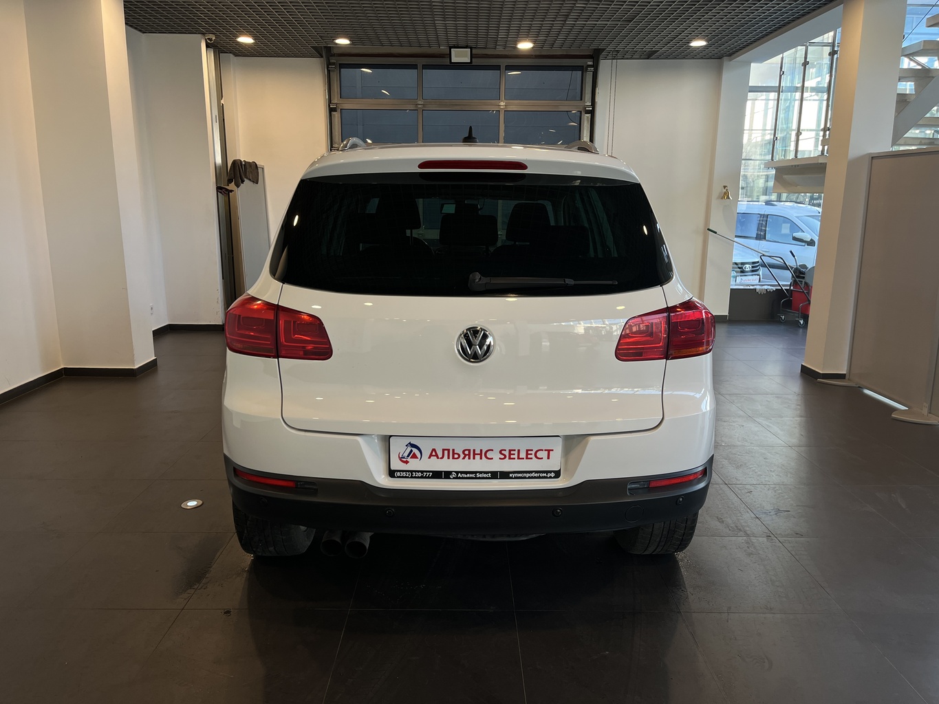 VOLKSWAGEN TIGUAN