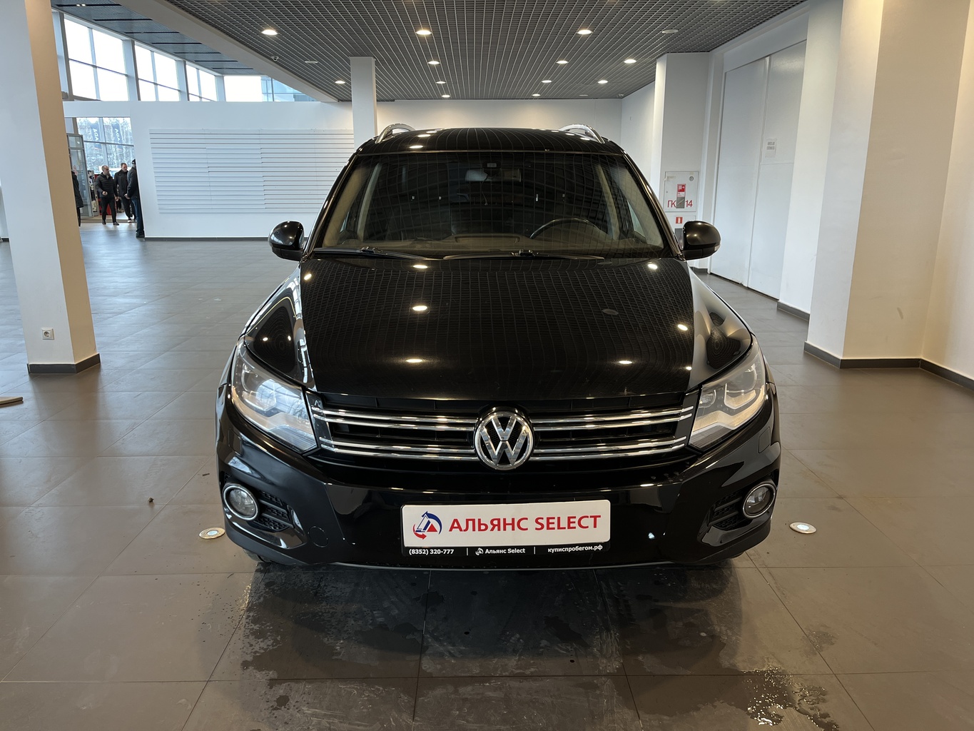 VOLKSWAGEN TIGUAN