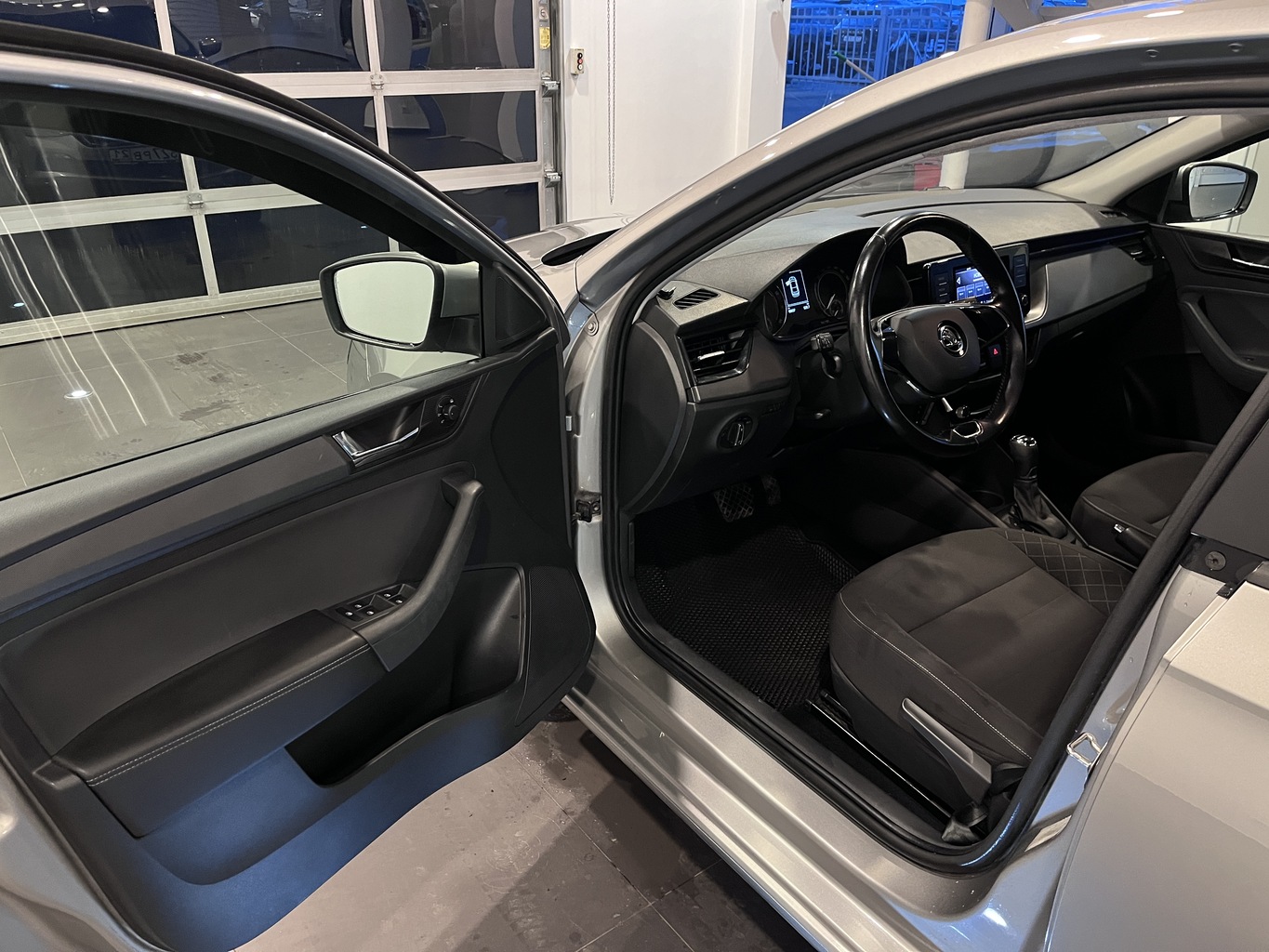 SKODA RAPID