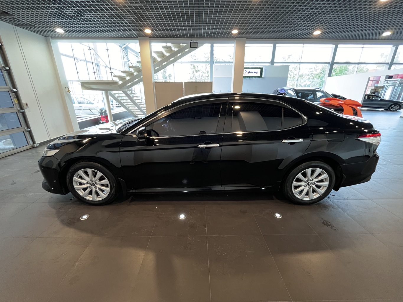 TOYOTA CAMRY