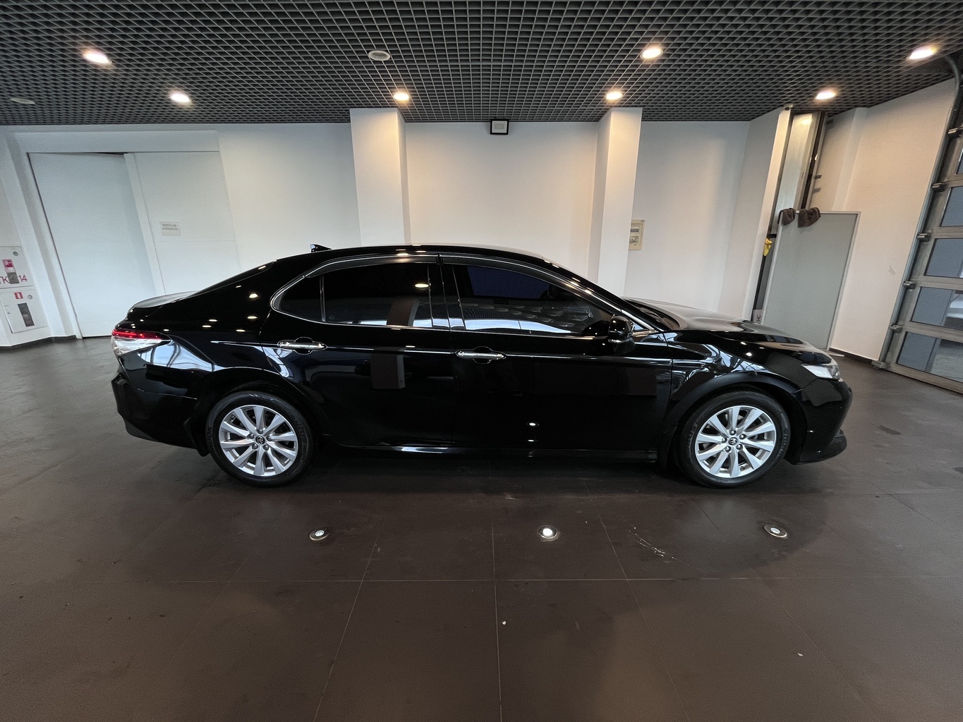 TOYOTA CAMRY