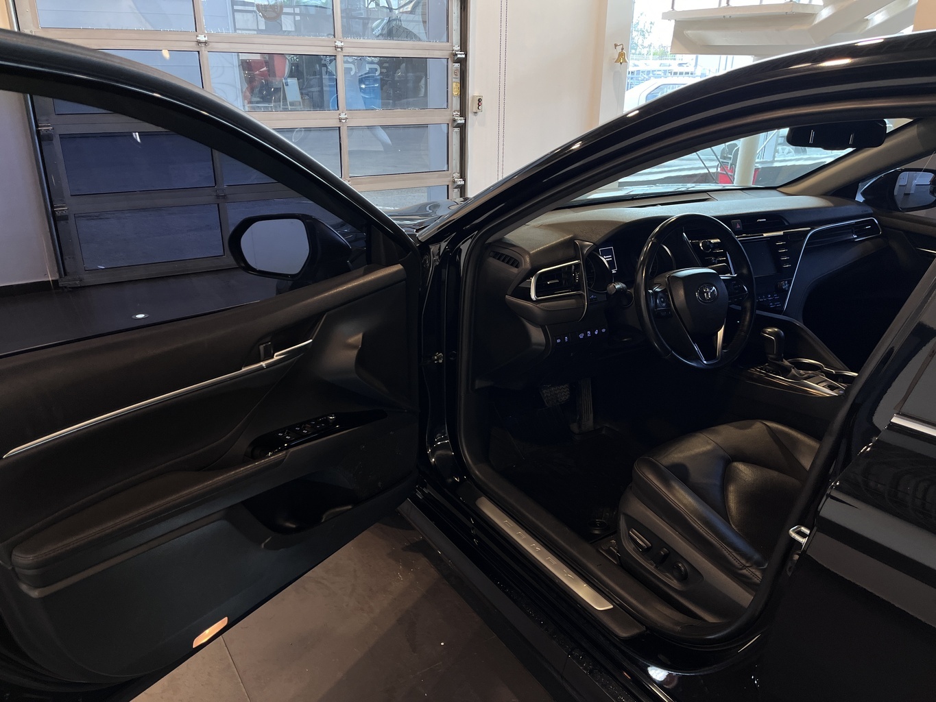 TOYOTA CAMRY