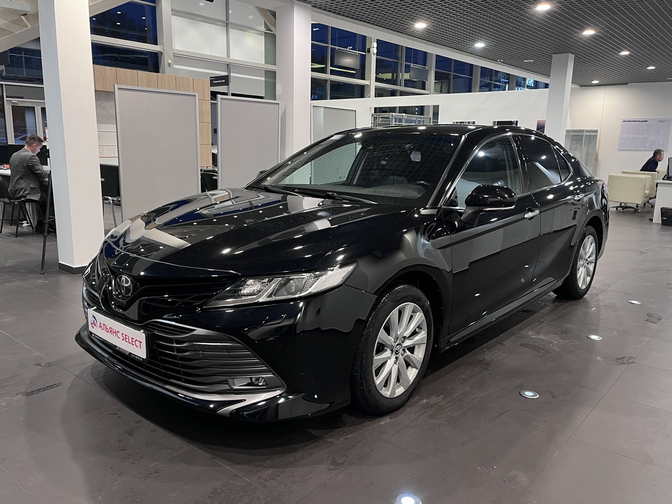 TOYOTA CAMRY