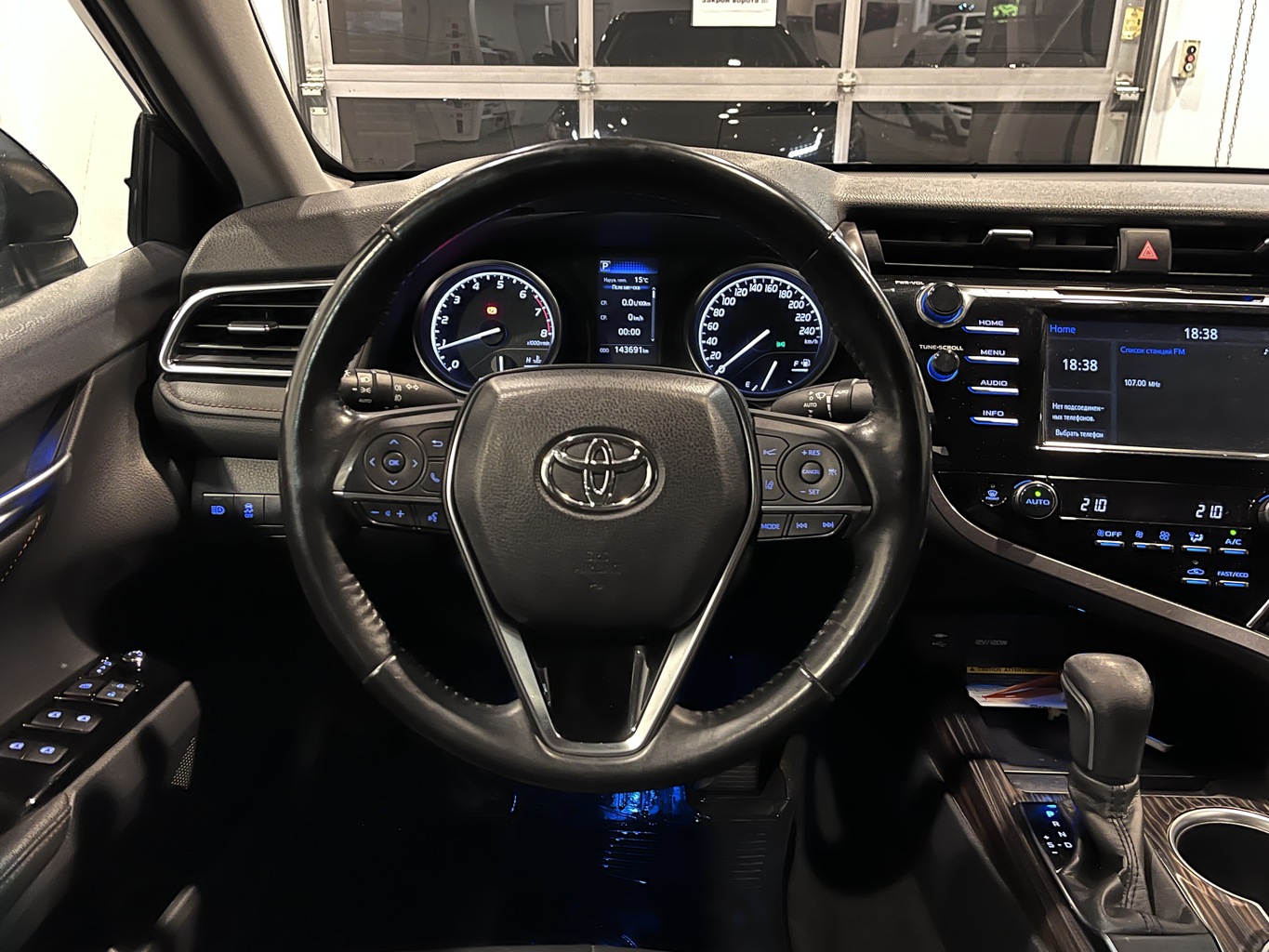 TOYOTA CAMRY