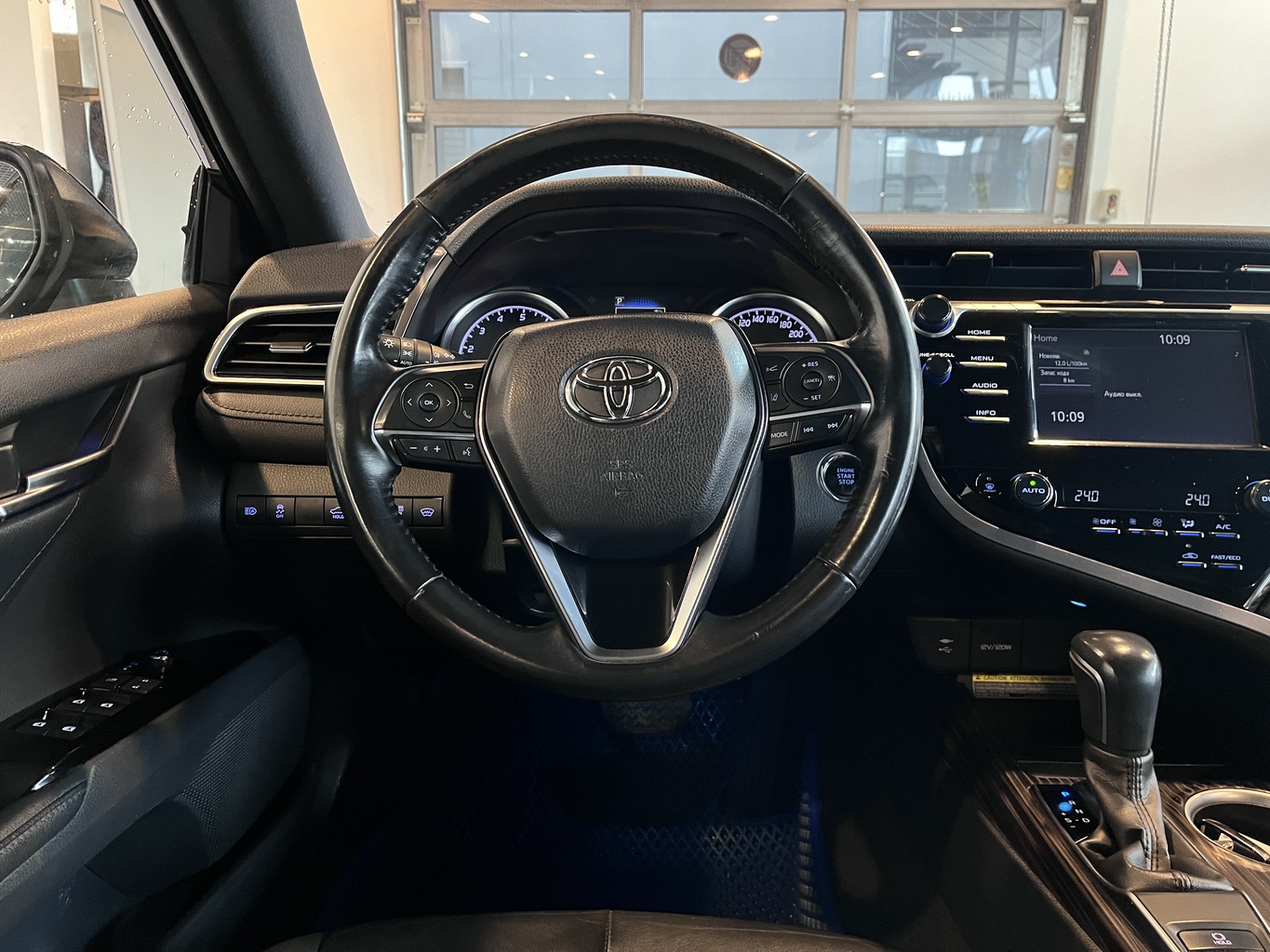 TOYOTA CAMRY