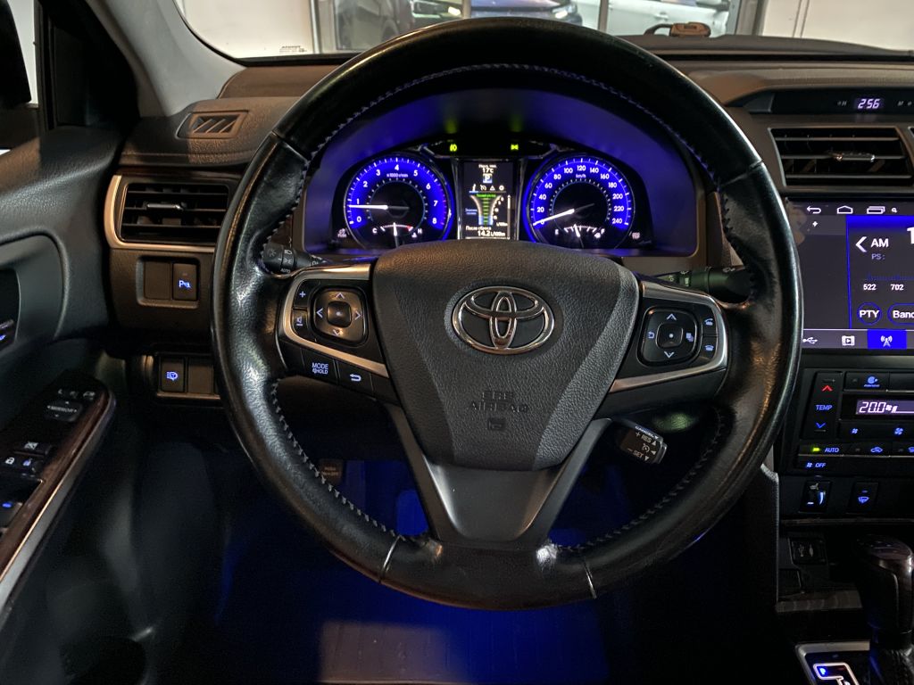 TOYOTA CAMRY