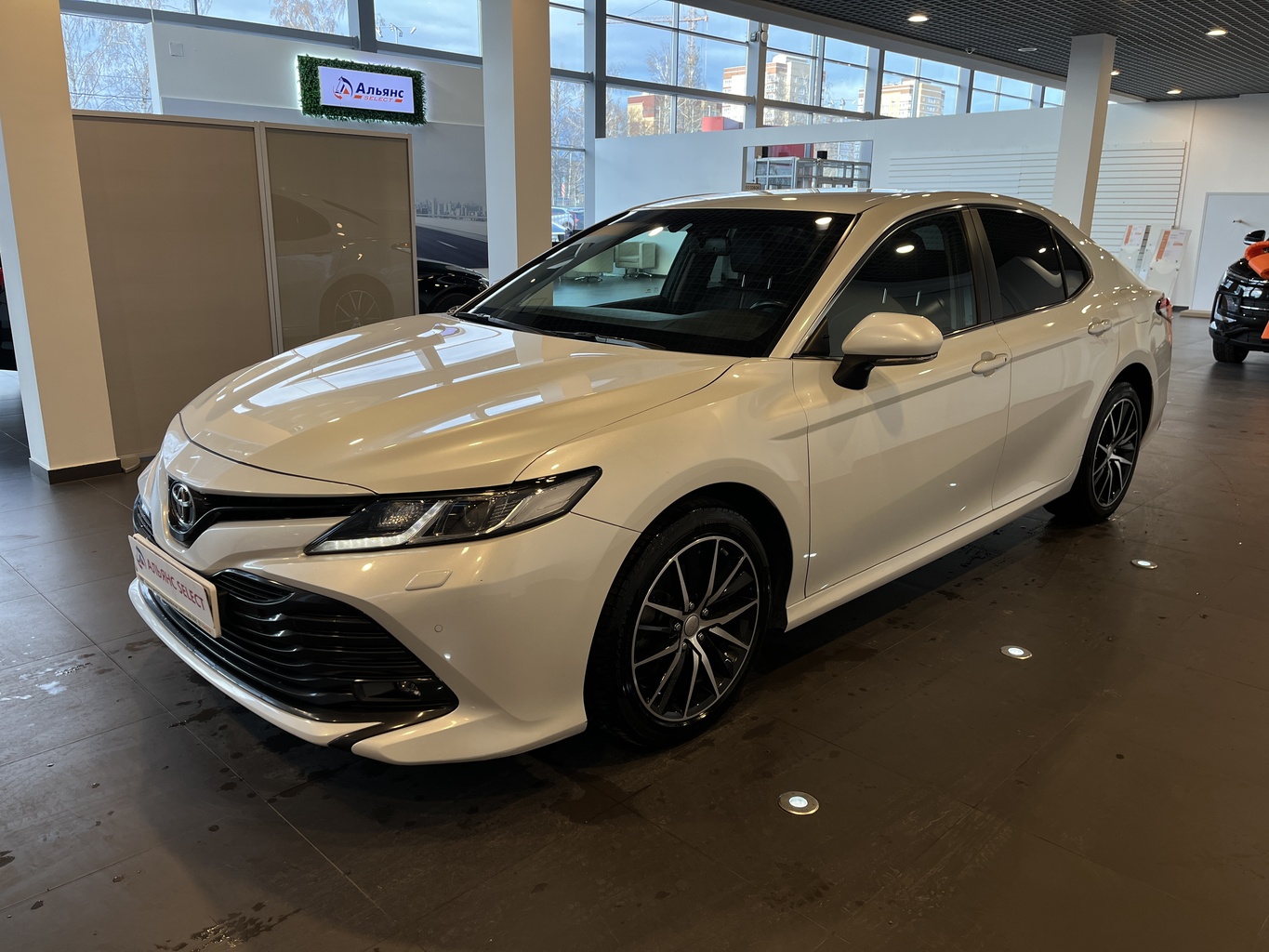 TOYOTA CAMRY