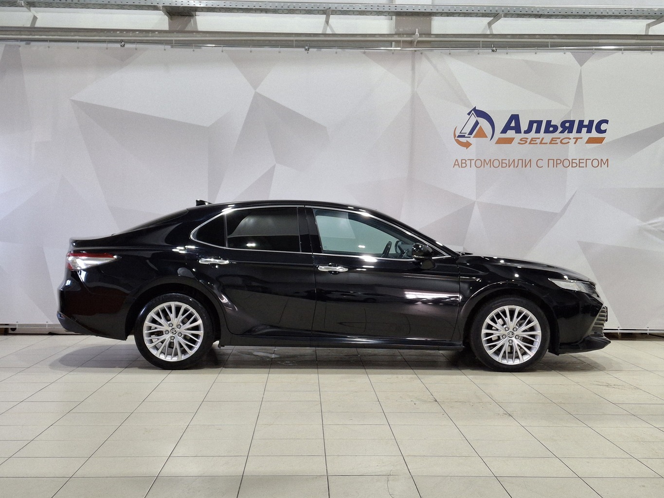 TOYOTA CAMRY
