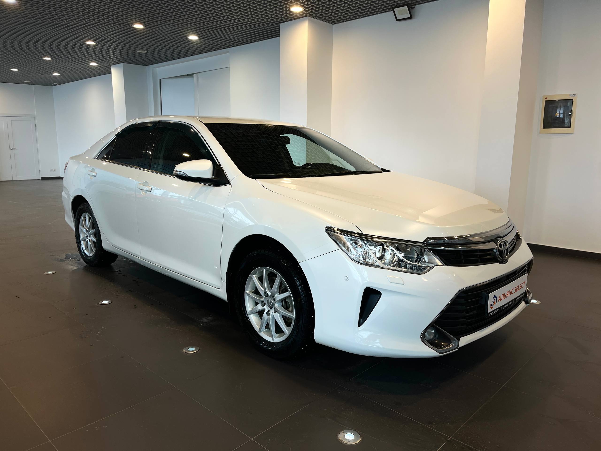 TOYOTA CAMRY