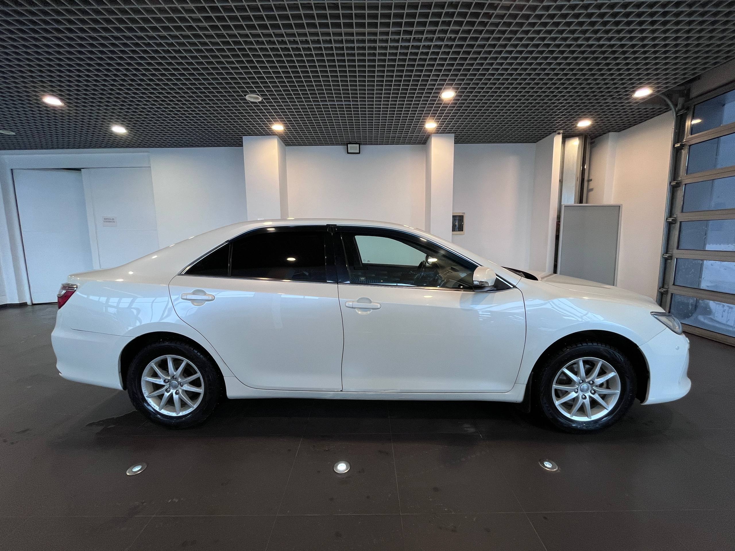 TOYOTA CAMRY
