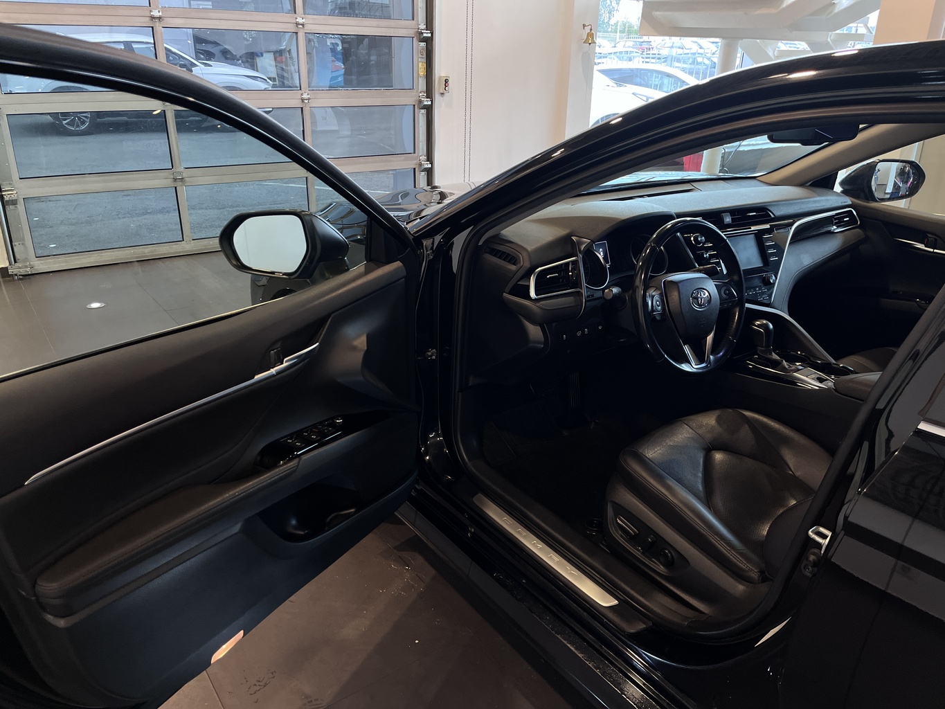TOYOTA CAMRY
