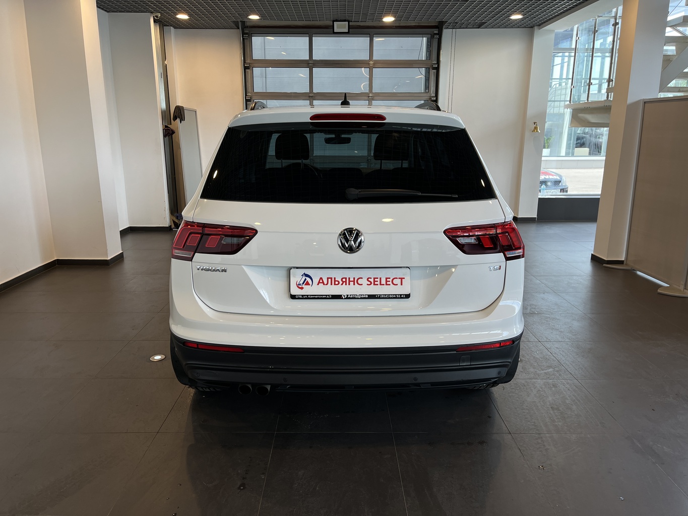 VOLKSWAGEN TIGUAN