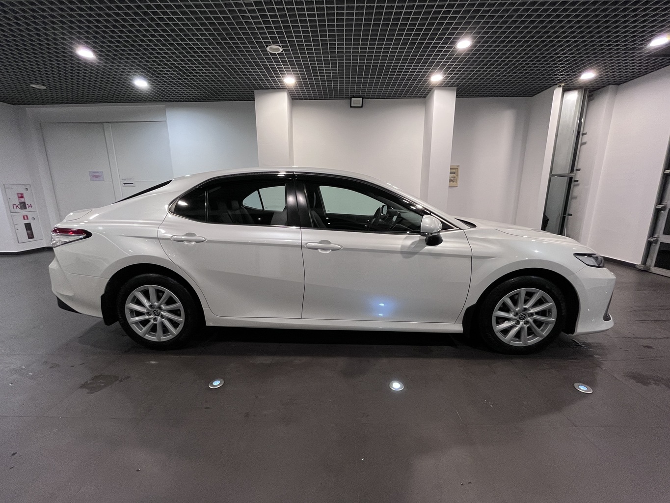 TOYOTA CAMRY