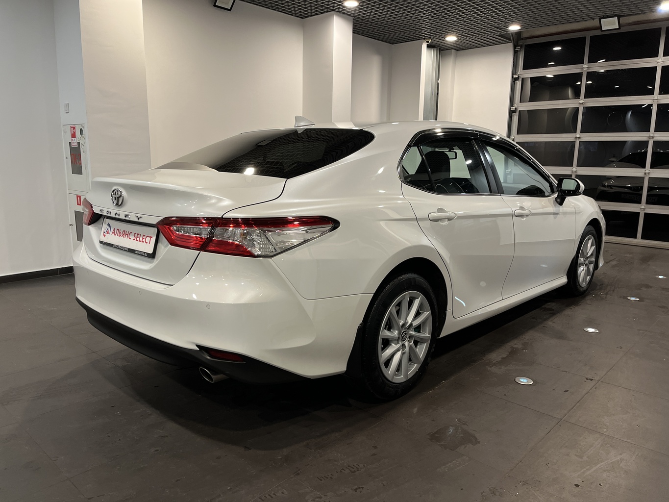 TOYOTA CAMRY
