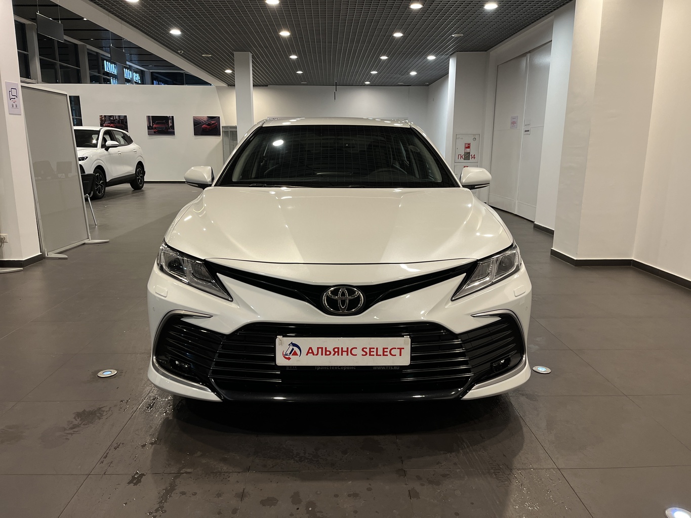 TOYOTA CAMRY