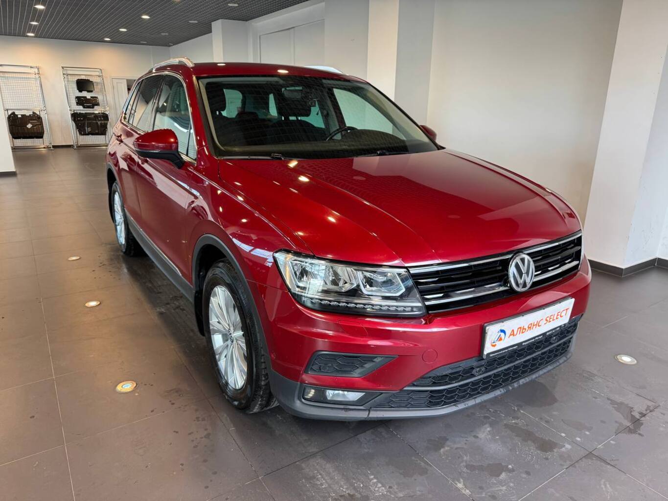 VOLKSWAGEN TIGUAN