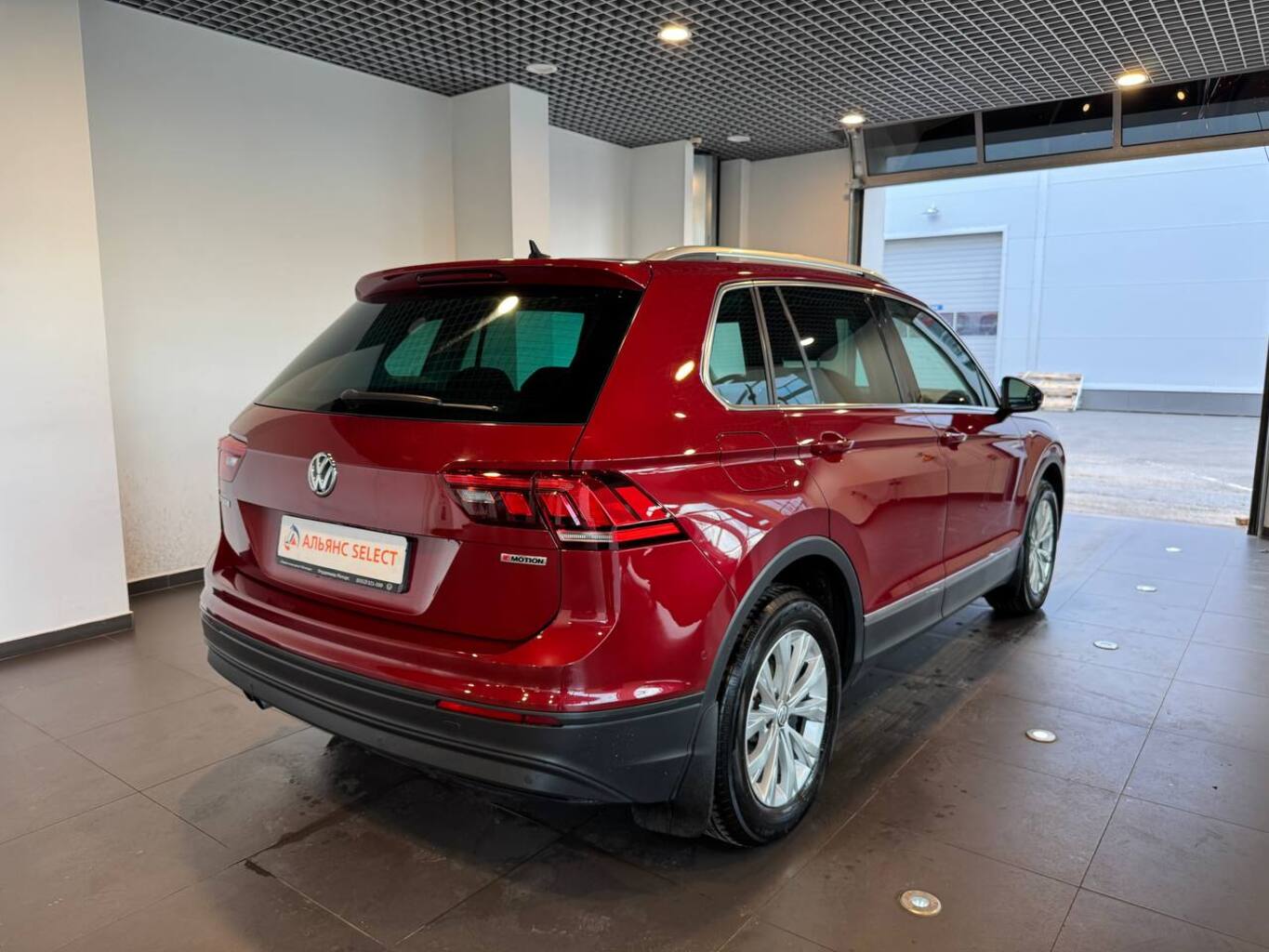 VOLKSWAGEN TIGUAN