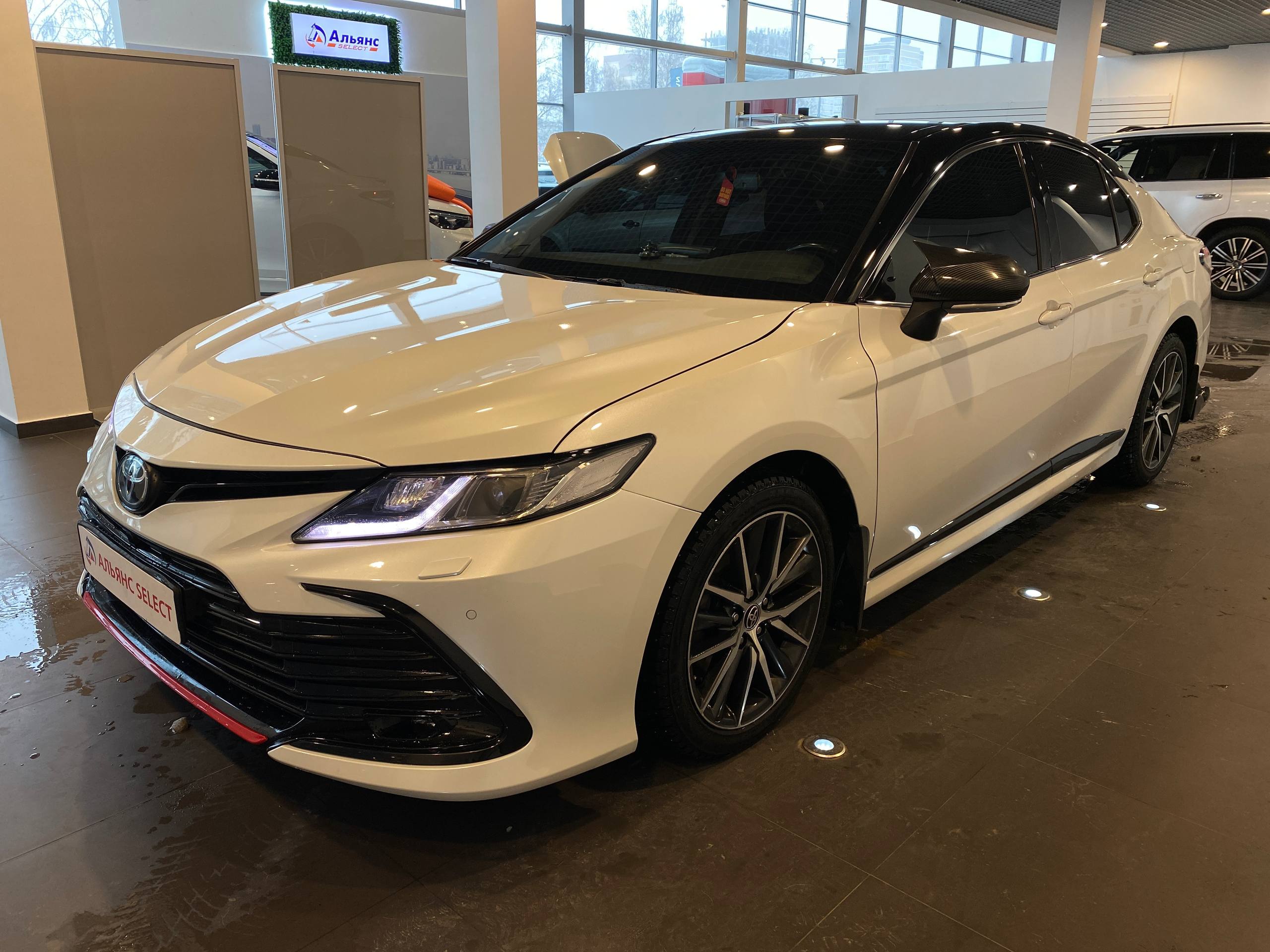 TOYOTA CAMRY