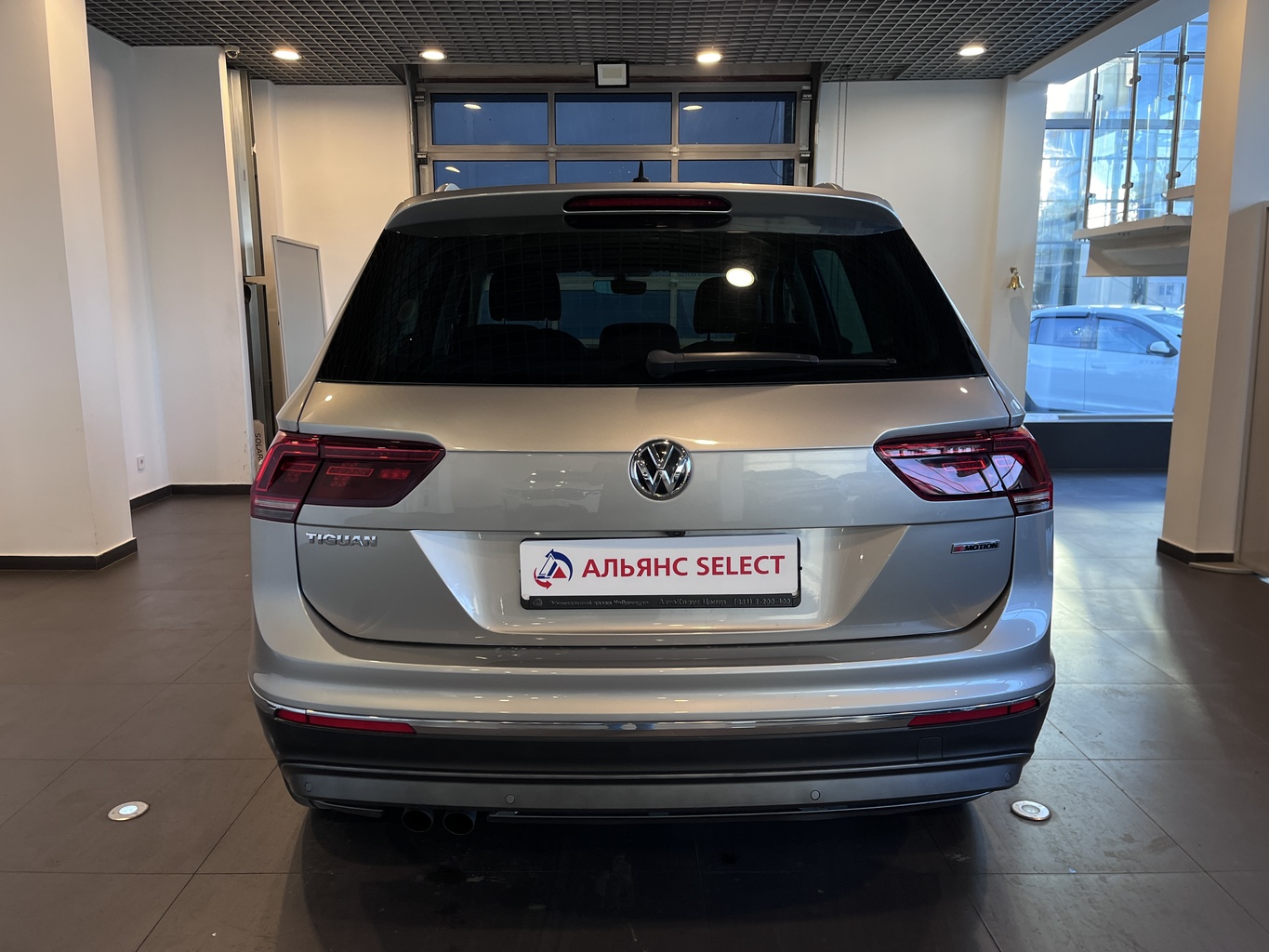 VOLKSWAGEN TIGUAN