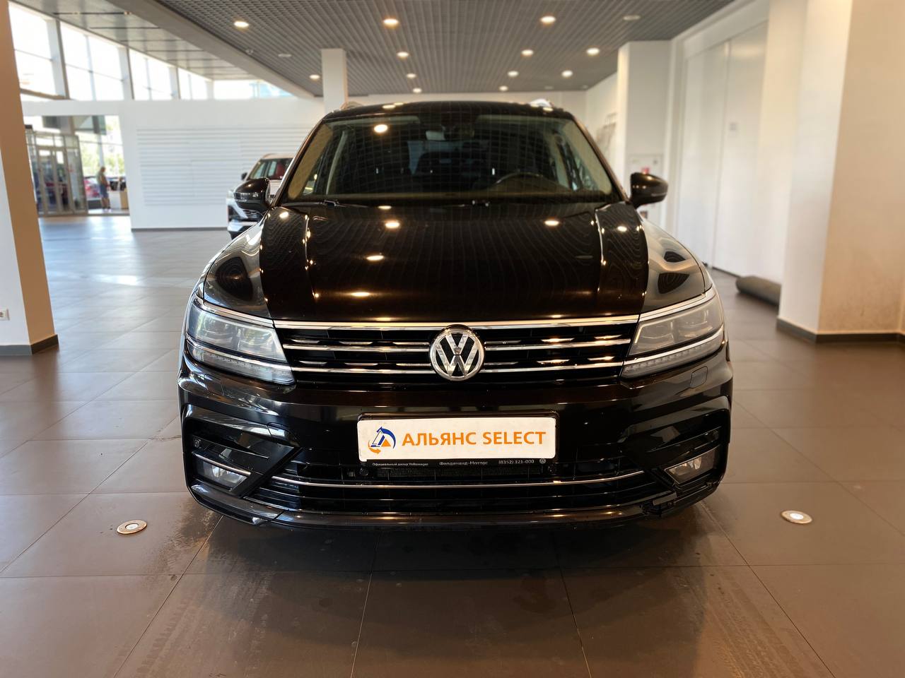 VOLKSWAGEN TIGUAN