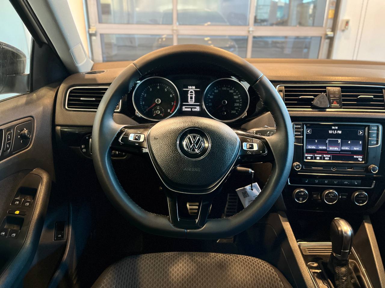 VOLKSWAGEN JETTA