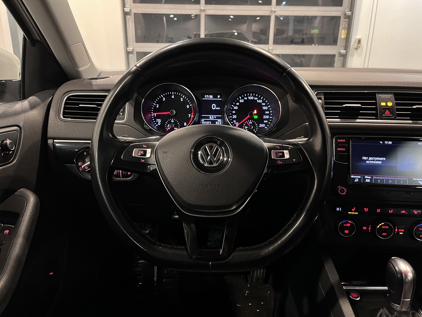 VOLKSWAGEN JETTA