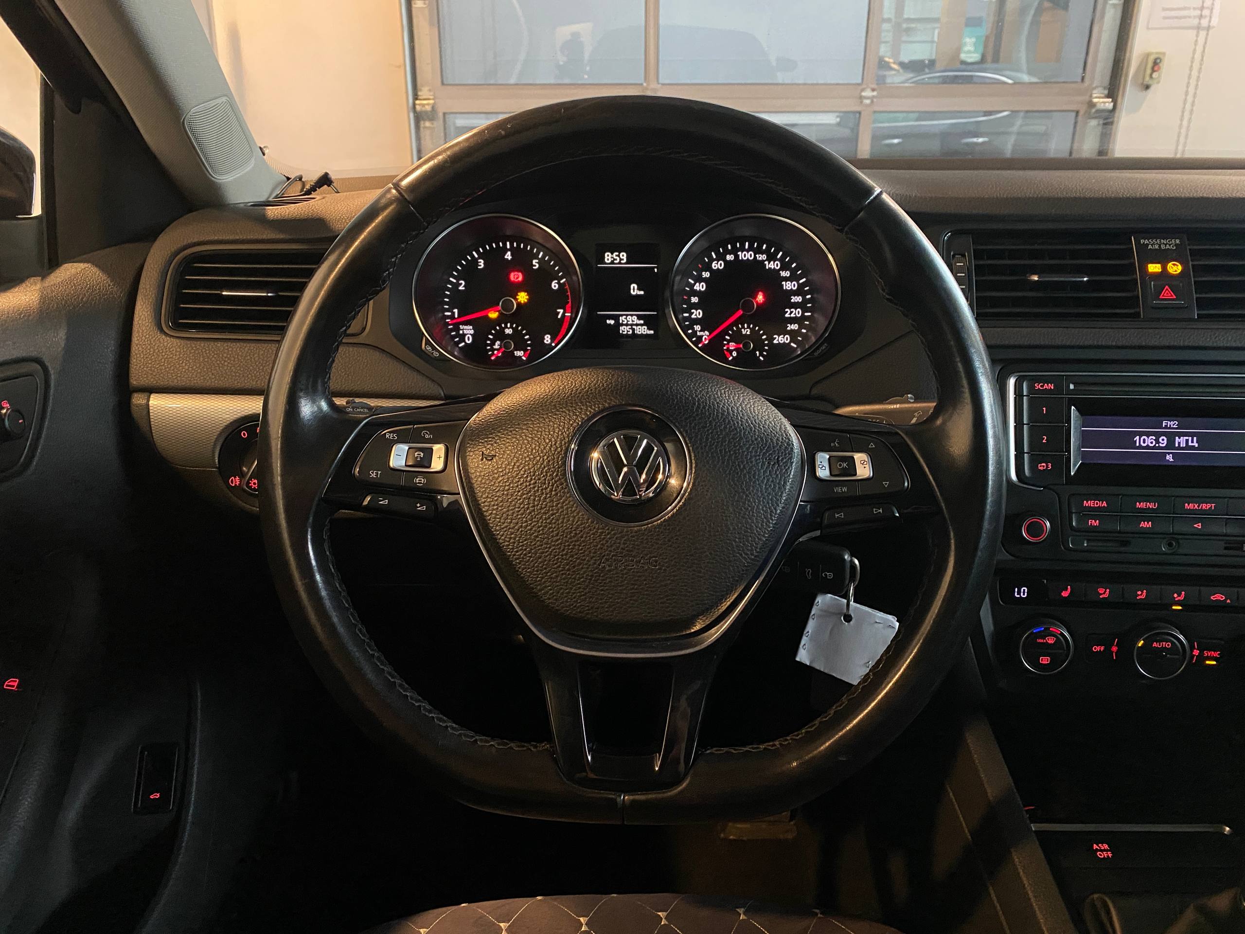 VOLKSWAGEN JETTA