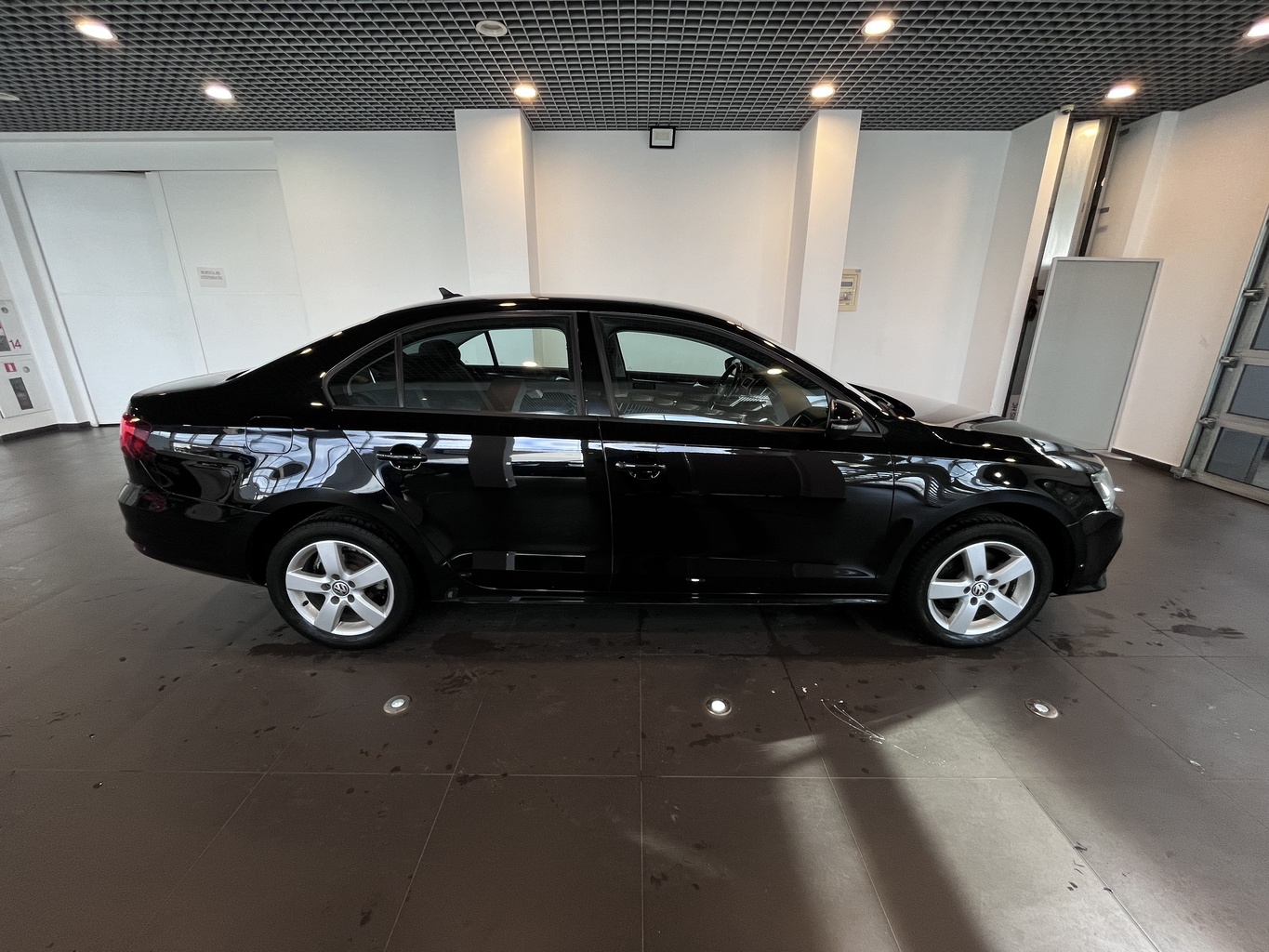 VOLKSWAGEN JETTA