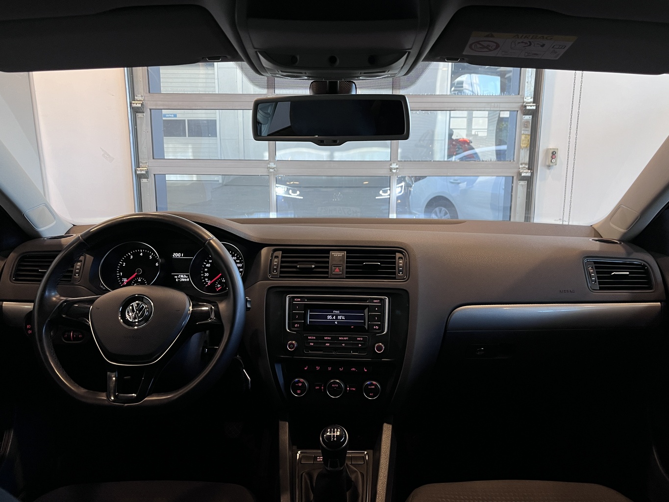 VOLKSWAGEN JETTA