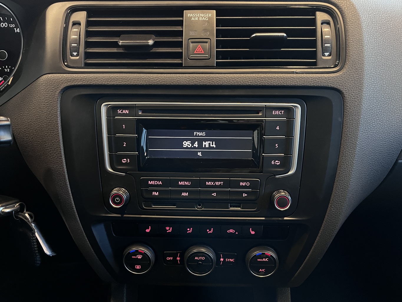 VOLKSWAGEN JETTA