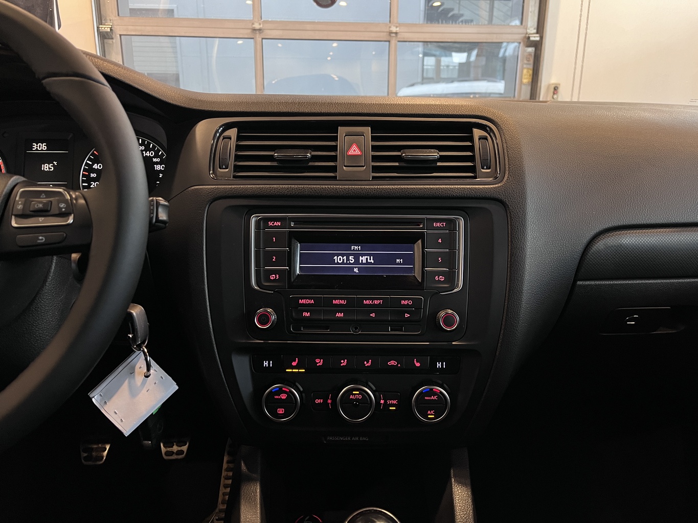 VOLKSWAGEN JETTA