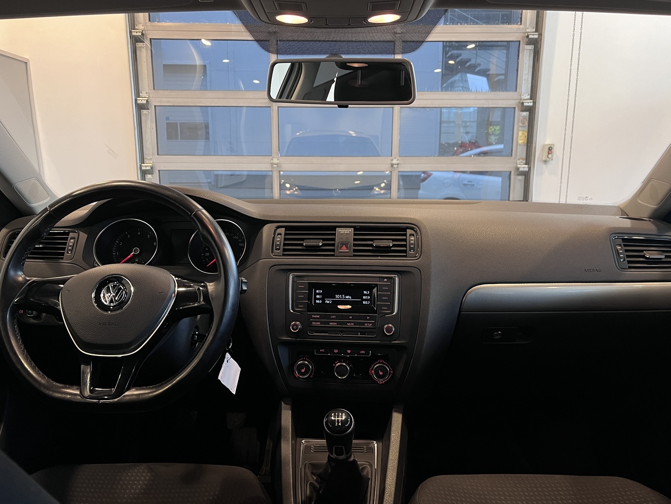 VOLKSWAGEN JETTA