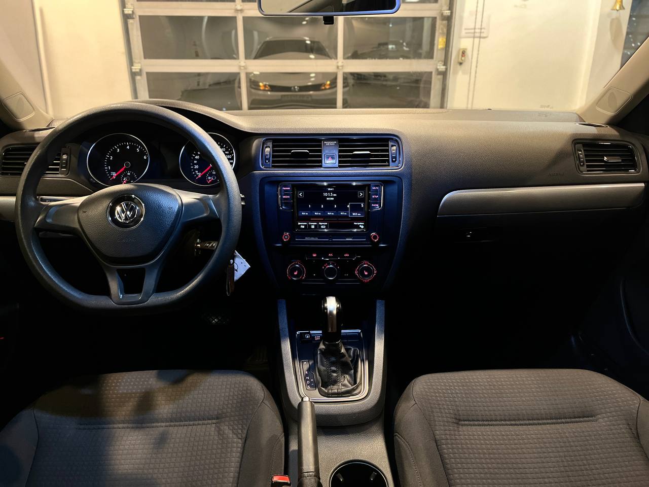 VOLKSWAGEN JETTA