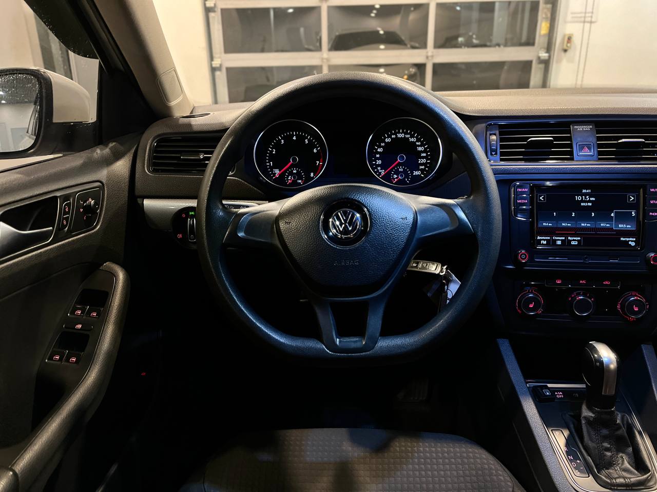 VOLKSWAGEN JETTA