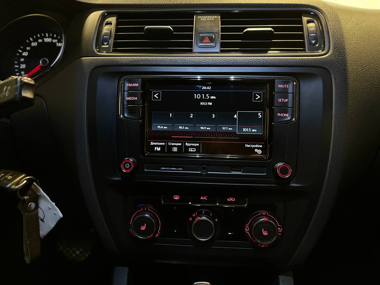 VOLKSWAGEN JETTA