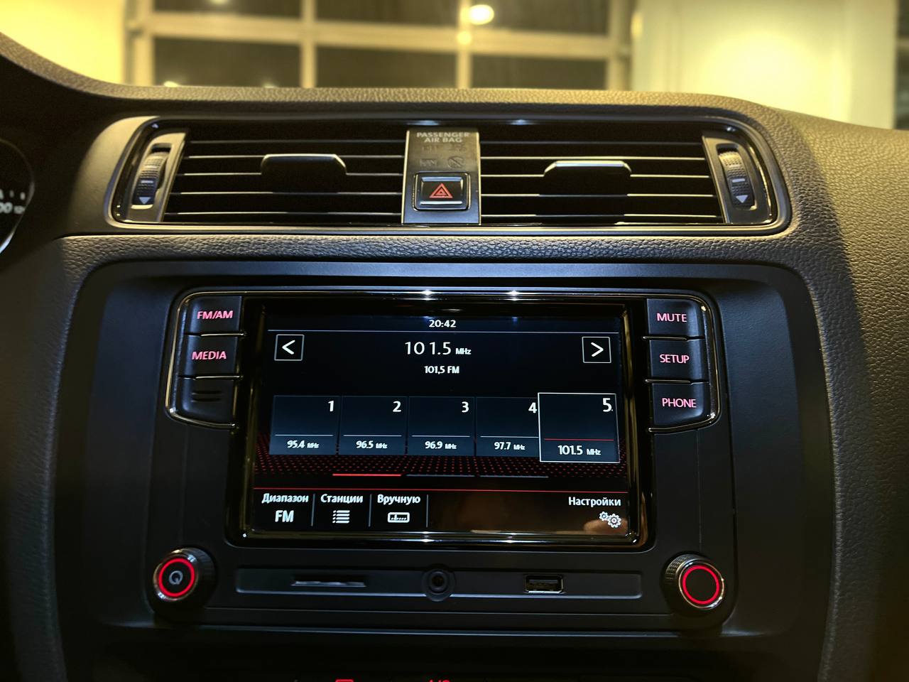 VOLKSWAGEN JETTA