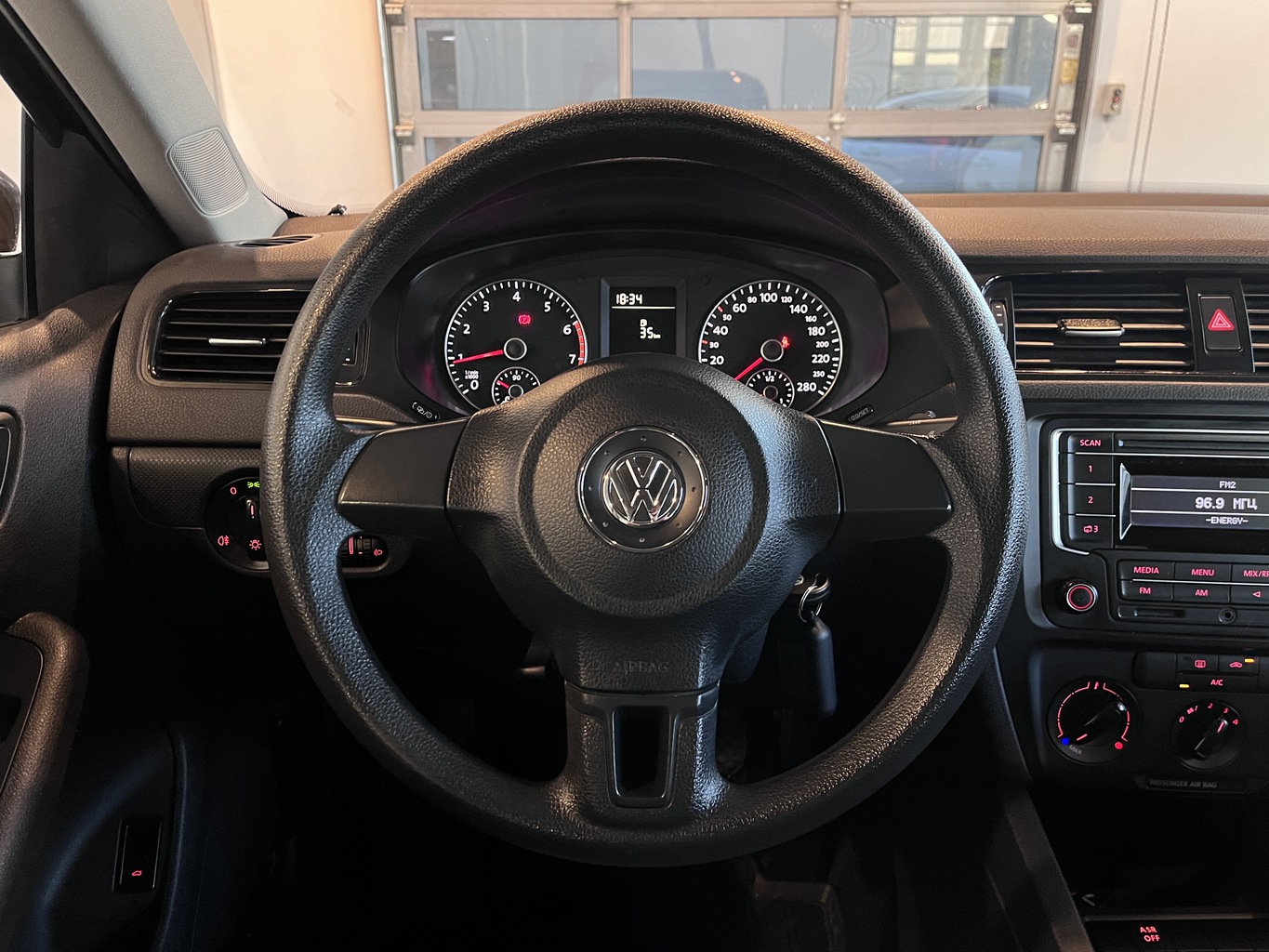 VOLKSWAGEN JETTA