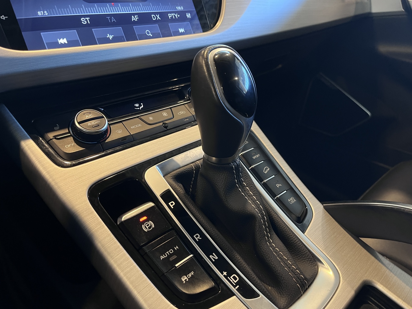 GEELY ATLAS (NL-3)