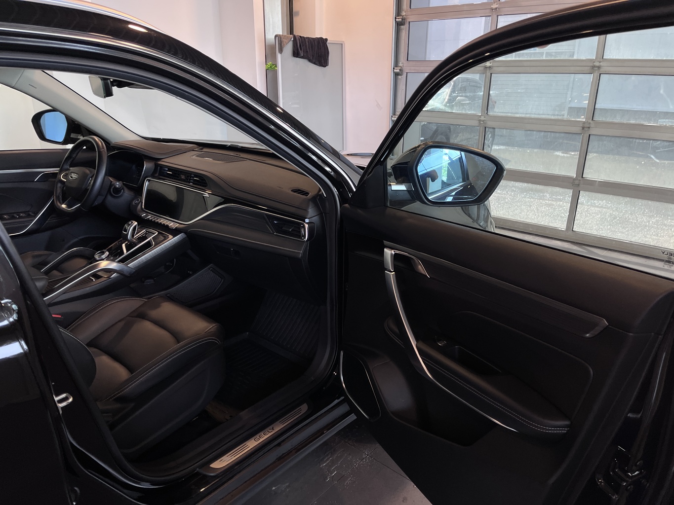 GEELY ATLAS PRO