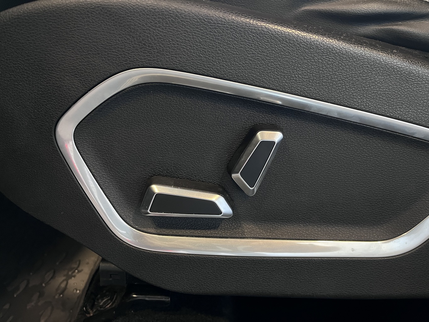 GEELY ATLAS PRO