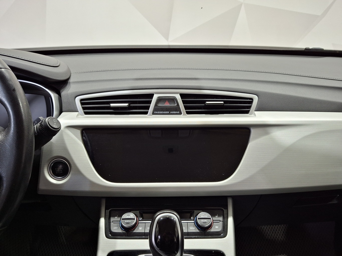 GEELY ATLAS (NL-3)