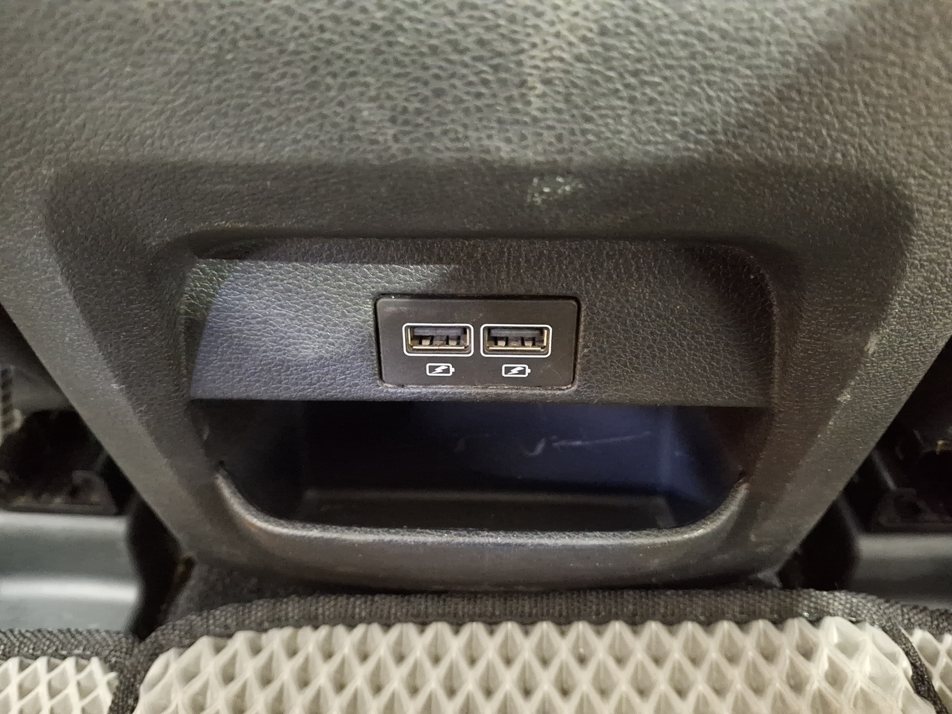 GEELY ATLAS (NL-3)