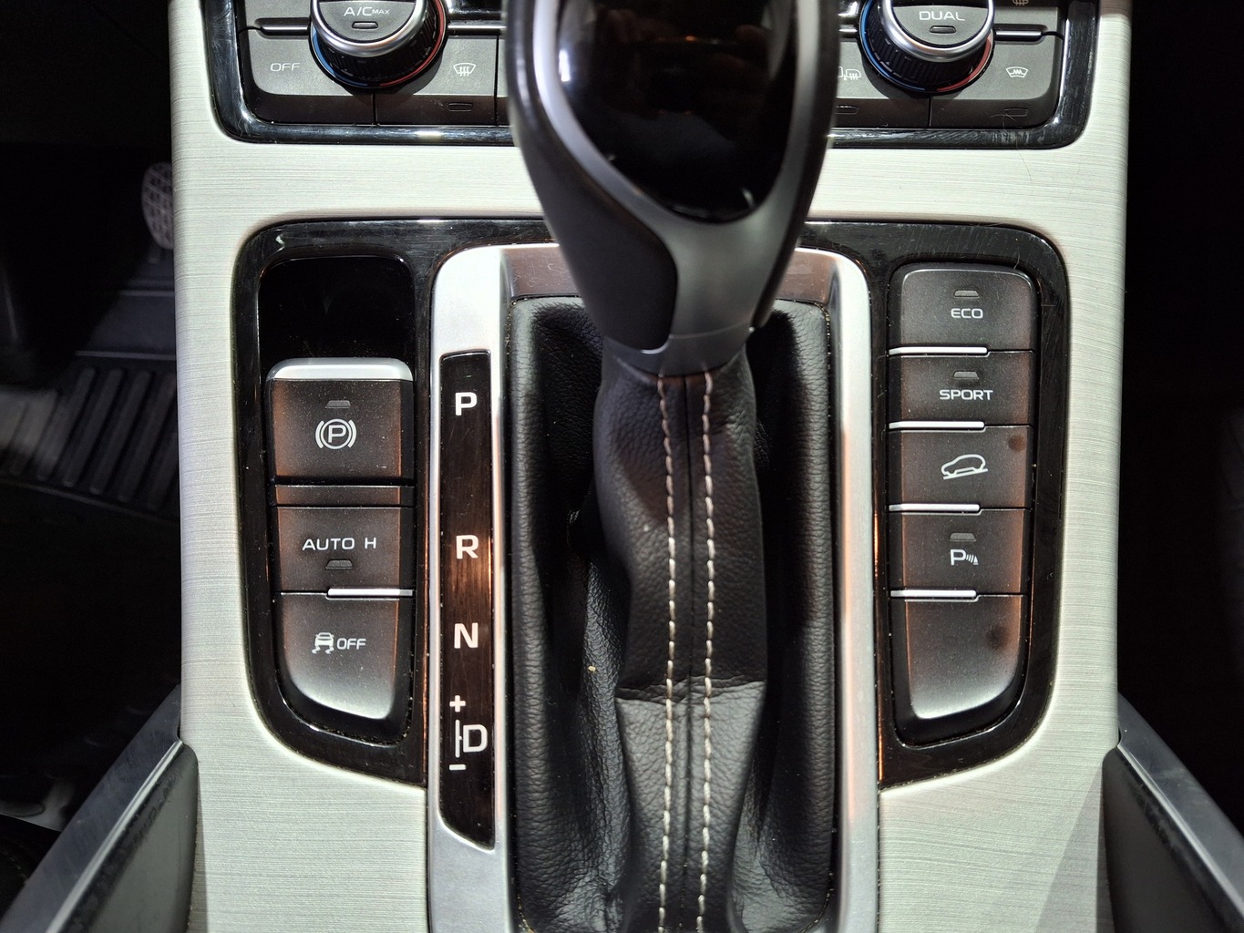 GEELY ATLAS (NL-3)
