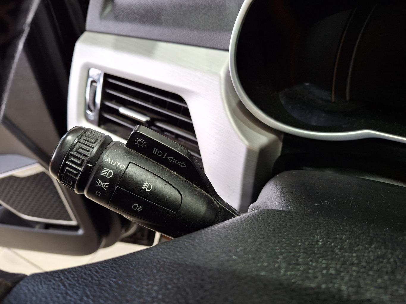 GEELY ATLAS (NL-3)