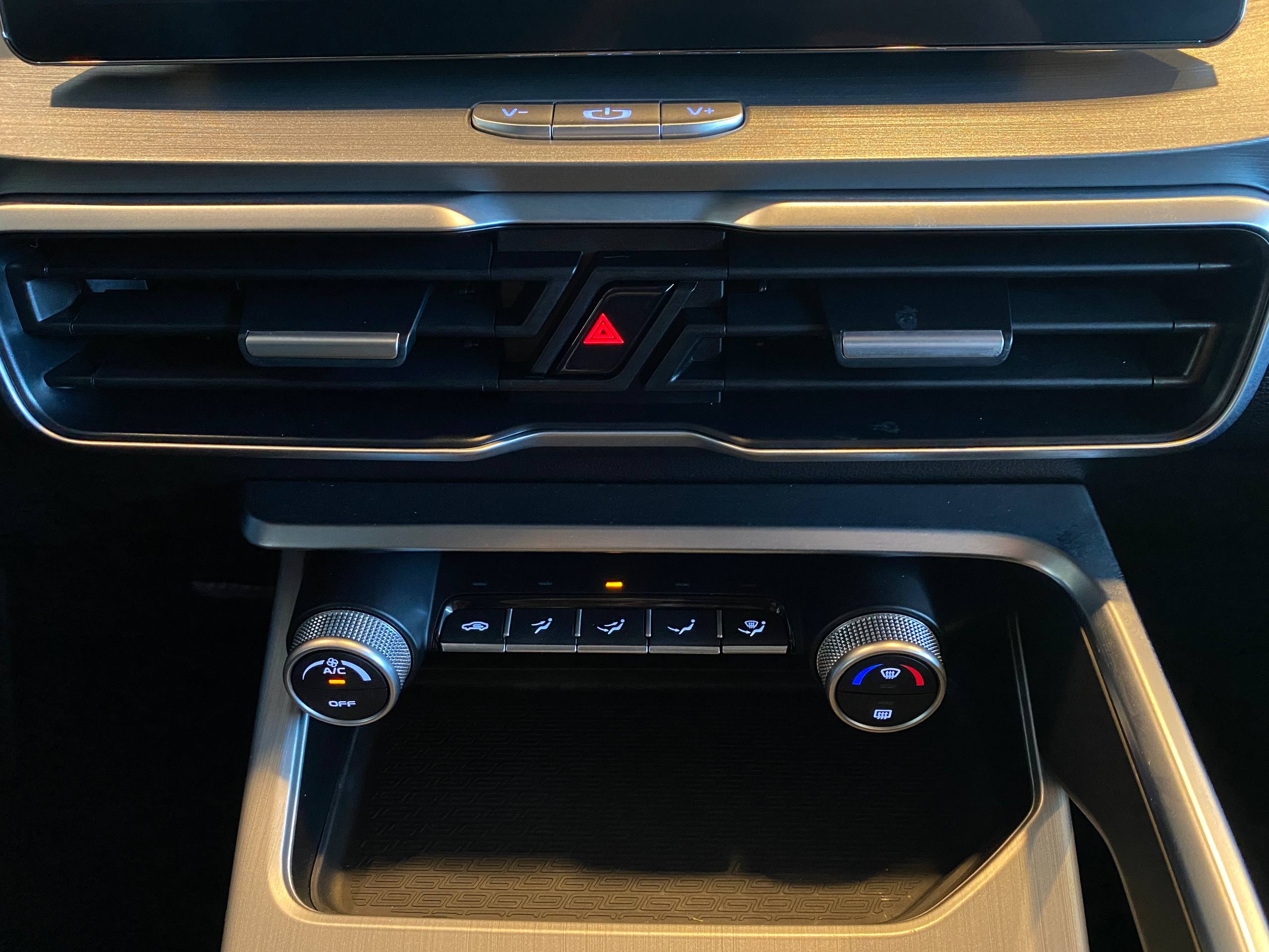 GEELY COOLRAY (SX11 A3)
